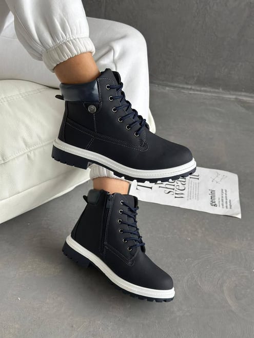 Женские ботинки — фото 1